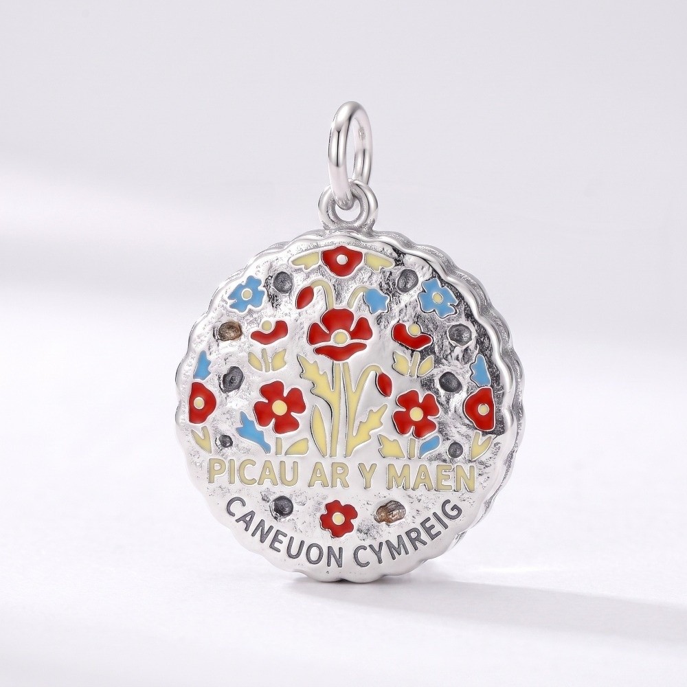 Niedliche Cartoon-Anhänger aus – Jewelry Making London Bewertung und Preis